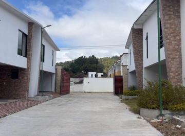 Casa de 4 habitaciones, San Cristóbal de las Casas · Casa en Venta en Privada Cartagena en Corral de Piedra, San Cristóbal de Las Casas