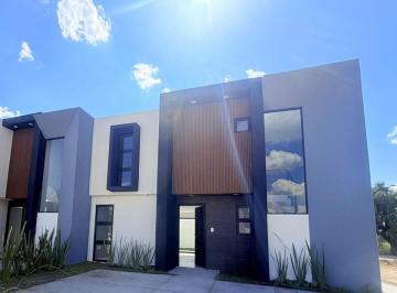 Casa de 3 habitaciones, Mineral de la Reforma · Casa con 144 m² Superficie de Terreno y 3 Recámaras en Venta, Paseos de Chavarría