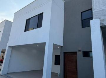 Casa · 224m² · 3 Recámaras · 2 Estacionamientos · Casa en Obrera