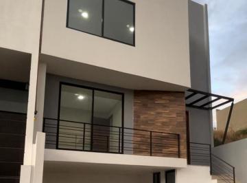 Casa en condominio · 210m² · 3 Recámaras · 4 Estacionamientos · Casa en Condominio en Residencial Lago Esmeralda