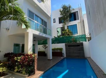 Casa · 256m² · 3 Recámaras · 4 Estacionamientos · Rento Casa Sin Muebles en Residencial Arbolada con Doble Terreno y Alberca de 3 Rec Opcion À 4ta