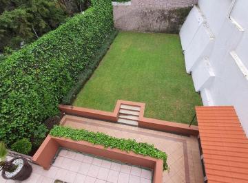 Casa · 450m² · 3 Recámaras · 6 Estacionamientos · Casa con Gran Jardín, Muy Iluminada, Excelente Distribución y 6 Estacionamientos