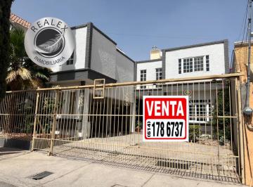 Casa · 4 Recámaras · 4 Estacionamientos · Casa - Chihuahua