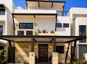 FACHADA · Casa en Venta en Rio By Cumbres