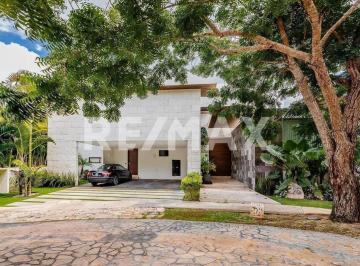 Casa · 600m² · 5 Recámaras · 1 Estacionamiento · Casa en Venta en Yucatán Country Club, Priv. Kutz, Mérida - (4)