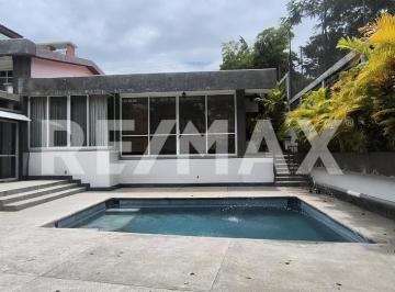 Casa · 450m² · 3 Recámaras · 3 Estacionamientos · Casa en Venta en Club de Golf Santa Fe, Morelos – Residencia Contemporánea con Alberca y Acceso Al C