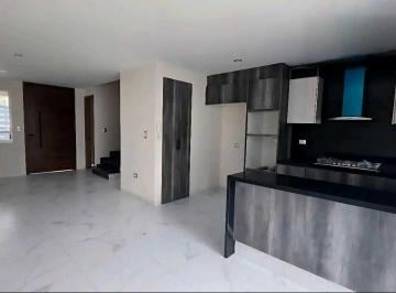 Casa · 172m² · 3 Recámaras · 2 Estacionamientos · Casa en Venta en Granjas Puebla.