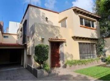 Casa · 320m² · 4 Estacionamientos · Casa con Uso de Suelo en La Colonia Insurgentes San Borja