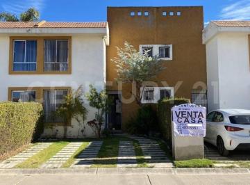 Casa · 92m² · 3 Recámaras · 2 Estacionamientos · Casa en Venta: Villas del Rosario (Zapotecas / San Pedro Cholula)