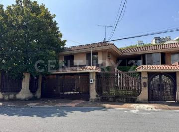 Casa · 376m² · 4 Recámaras · 2 Estacionamientos · Casa en Venta Colonia Vista Hermosa Monterrey, Nuevo León.