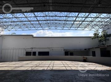 Local comercial · 1500m² · Local en Renta en Av A. López Mateos, Col. Petrolera