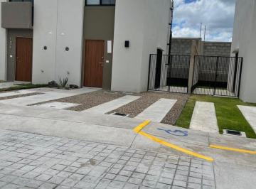 Casa en condominio de 2 habitaciones, El Marqués · Casa en Renta 5 Servicios Incluidos.