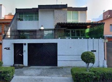 Casa de 4 habitaciones, Coyoacán · Casa en Paseo del Bosque Coyoacán en Venta Hipotecaria