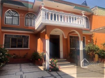 Casa · 220m² · 6 Recámaras · 3 Estacionamientos · Casa 220 m² en San Pedro Martir, Tlalpan con Opción a Uso Comercial