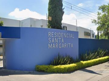 Casa en condominio de 3 habitaciones, Zapopan · Casa en Venta en Coto Residencial Sta Margarita