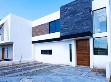 Casa · 190m² · 3 Recámaras · 2 Estacionamientos · Casa 3 Recámaras en Privada en Juriquilla, Querétaro