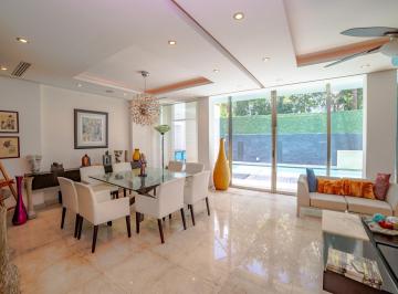 Casa · 470m² · 3 Recámaras · 6 Estacionamientos · Casa en Venta en Villa Magna
