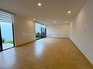 Casa en condominio de 3 habitaciones, El Marqués · Casa en Venta en Zibatá | 3 Recámaras + Jardín, Alberca y Gym