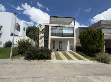 Casa de 4 habitaciones Renta MN 30,000 · Casa en Renta en El Molino Club de Golf