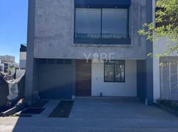 Casa de 5 habitaciones, Zapopan · Casa en Venta a Estrenar Solares