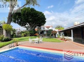 Casa · 706m² · 5 Recámaras · 6 Estacionamientos · Lomas de Atzingo Casa - Clave Cs587