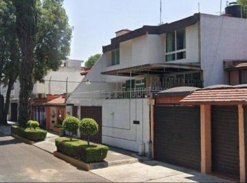 Casa de 4 habitaciones, Coyoacán · Casa en Paseo del Bosque en Venta Hipotecaria