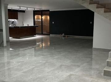Casa · 350m² · 3 Recámaras · 2 Estacionamientos · Casa en Venta en Hacienda San Jose, Toluca
