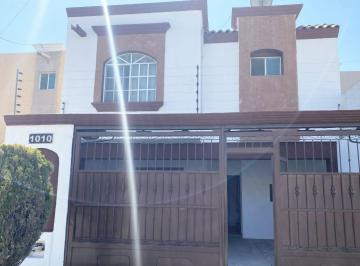 Casa de 3 habitaciones, Ramos Arizpe · Casa Amueblada en Renta en Lomas del Valle