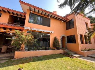 Casa de 5 habitaciones, Cuernavaca · Bonita Casa Dentro de Fraccionamiento con Seguridad