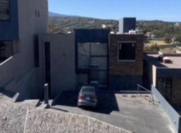 Casa · 517m² · 4 Recámaras · 3 Estacionamientos · Casa en Venta en Condado de Sayavedra