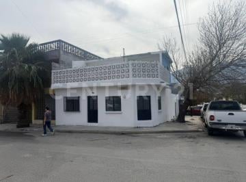 Casa · 136m² · 3 Estacionamientos · Casa en Venta en Col. San Martin en Monterrey