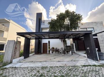 Casa · 100m² · 3 Recámaras · 2 Estacionamientos · Casa en Venta en Aqua Cancun