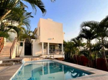 Casa · 287m² · 3 Recámaras · 2 Estacionamientos · Casa - Fraccionamiento Lomas de Cuernavaca