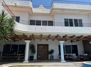 Casa · 580m² · 6 Recámaras · Casa - Delicias