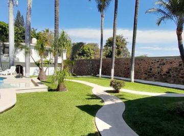 Casa · 823m² · 7 Recámaras · 5 Estacionamientos · Casa - Cuernavaca