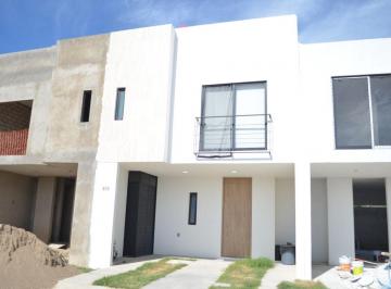 Casa de 3 habitaciones, Zapopan · Casa en Venta en Valle del Paraíso