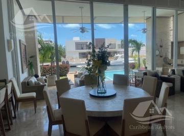 Casa · 637m² · 4 Recámaras · 6 Estacionamientos · Casa en Venta en Puerto Cancun