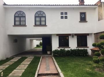 Casa · 450m² · 3 Recámaras · 5 Estacionamientos · Casa en Santa Ana Tepaltitlan