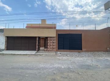 Casa · 264m² · 3 Recámaras · 3 Estacionamientos · Casa en Venta en Toluca, Ocho Cedros.