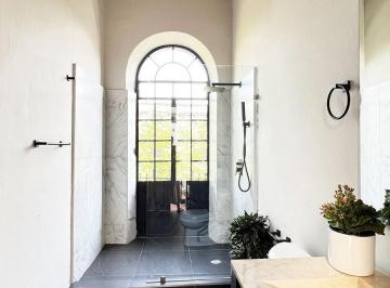 Casa · 395m² · 5 Recámaras · 1 Estacionamiento · Casa en Venta en Ciudad de México, Santa Maria de La Rivera.