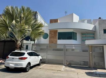 Casa de 3 habitaciones, Naucalpan de Juárez · Casa con 200 m² Superficie de Terreno, 3 Recámaras en Venta en Lomas Verdes 6a Sección