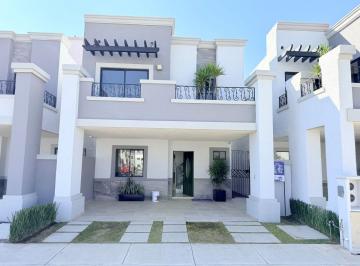 Casa en Venta de 3 habitaciones · ¡La Casa Perfecta! Oportunidad de Casa en Venta