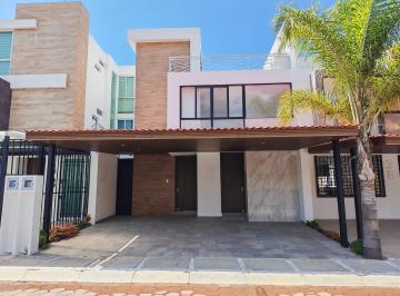 Casa · 200m² · 3 Recámaras · 2 Estacionamientos · Residencia en Venta en Morillotla: Espacios Amplios y Ubicación Privilegiada