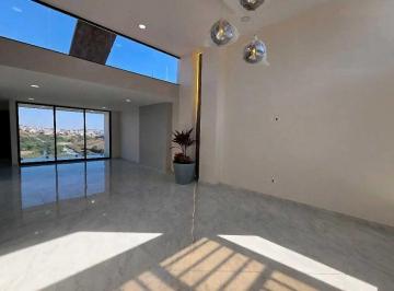 Casa · 338m² · 3 Recámaras · 2 Estacionamientos · Casa en Venta en Alcumbre Lomas de Angelopolis