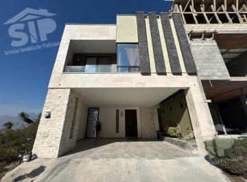Casa · 437m² · 4 Recámaras · 2 Estacionamientos · Casa Equipada en Venta en Cumbres Elite Premier