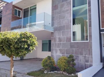 Casa de 4 habitaciones, San Andrés Cholula · En Venta Casa 4 Recamaras Muy Cerca de Barrio Cascatta Lomas de Angelópolis de Puebla Excelente Ubic