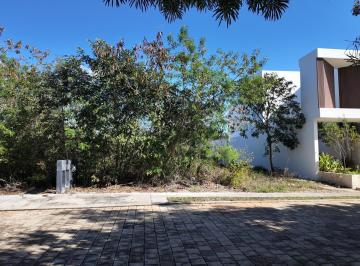 Terreno / Lote · 448m² · Terreno en Venta en Mérida, Cholul, Privada Gaviones con Amenidades y Seguridad