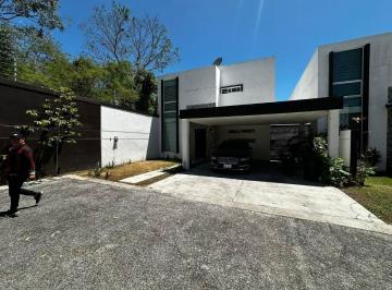 Casa de 4 habitaciones, Carmen · Banco Vende Casa en Residencial El Vergel