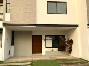 Casa en condominio de 3 habitaciones, Tlajomulco de Zúñiga · Casa en Venta en Fracc. Atmosfera Col. Bosques de Santa Anita. Alberca, Gym.