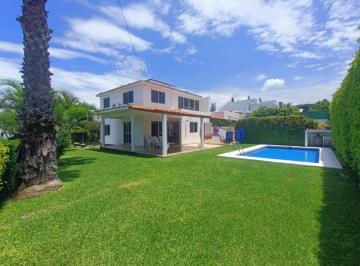Casa de 4 habitaciones, Atlatlahucan · Casa con 4 Recámaras en Venta, 455 m² Superficie de Terreno en Lomas de Cocoyoc